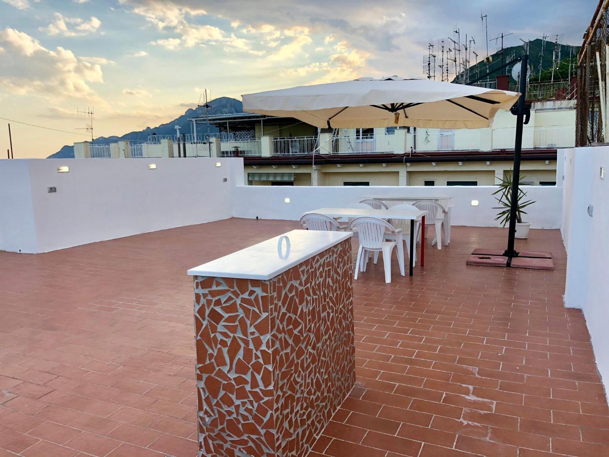 Casa Vacanze Sunshine Salerno Exterior foto