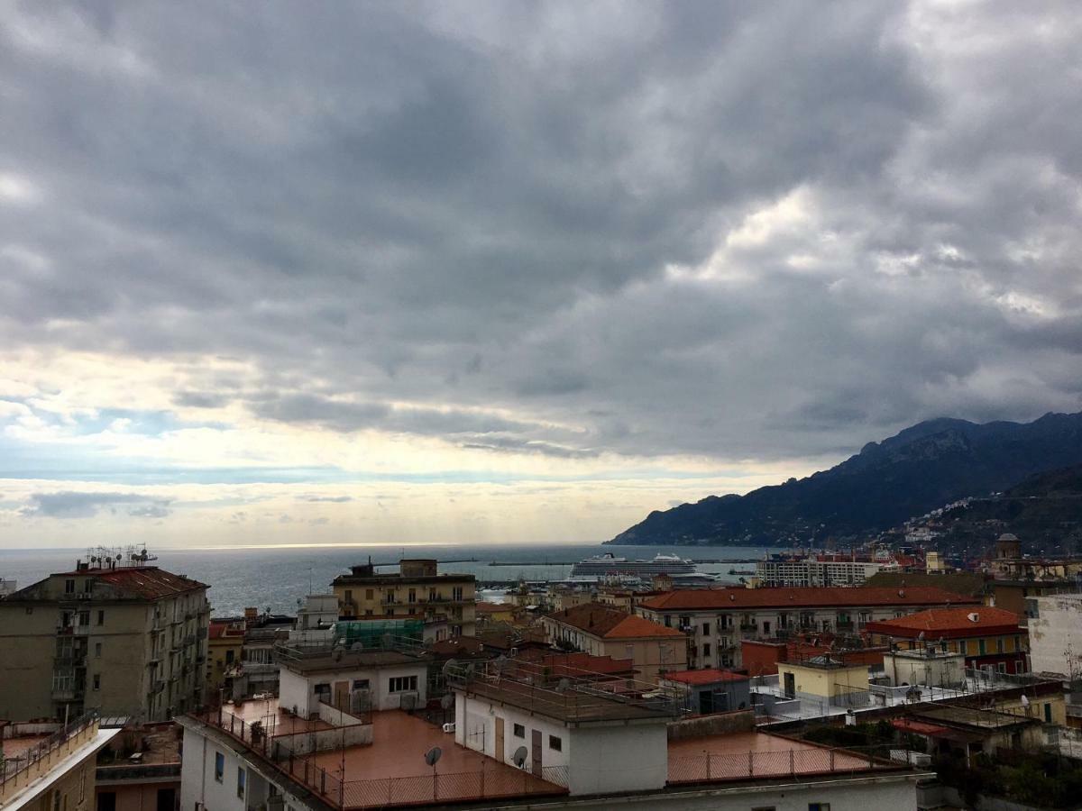 Casa Vacanze Sunshine Salerno Exterior foto